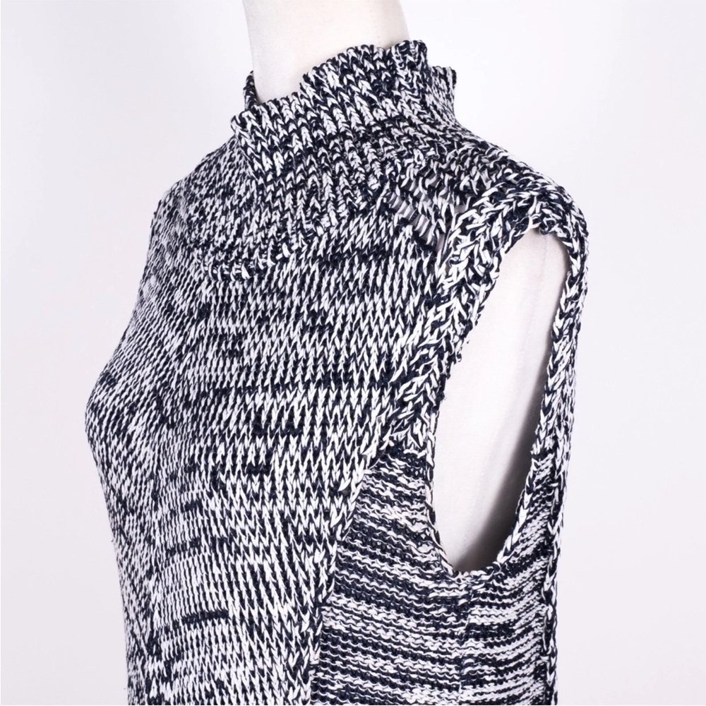 White House Black Market Navy and White Knit Sweater Stretchy Turtleneck Size S